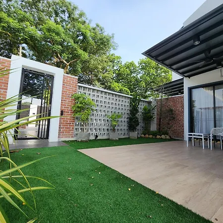 Ipoh Eden Pool Villa Suites Exterior photo