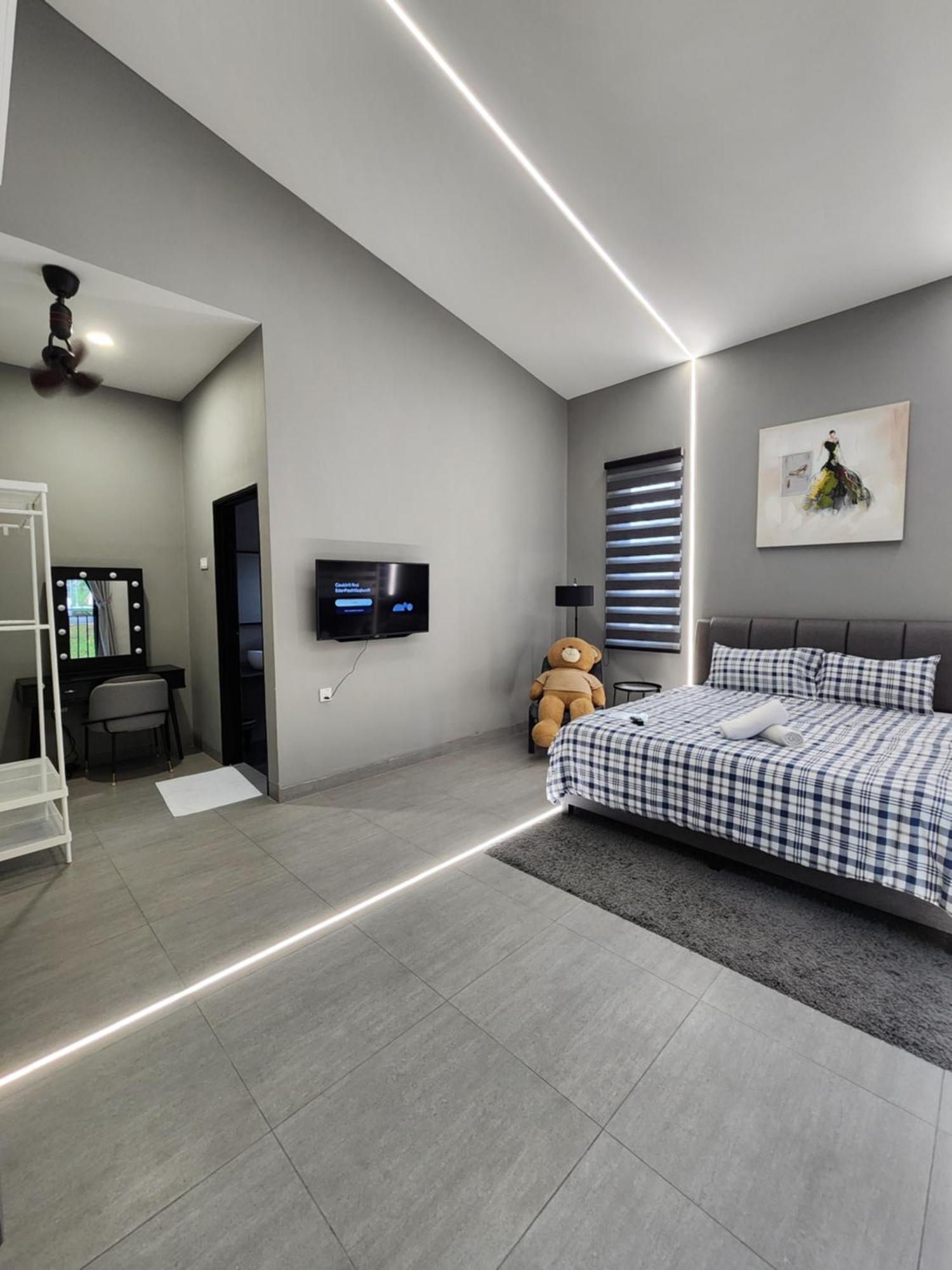 Eden Pool Homestay