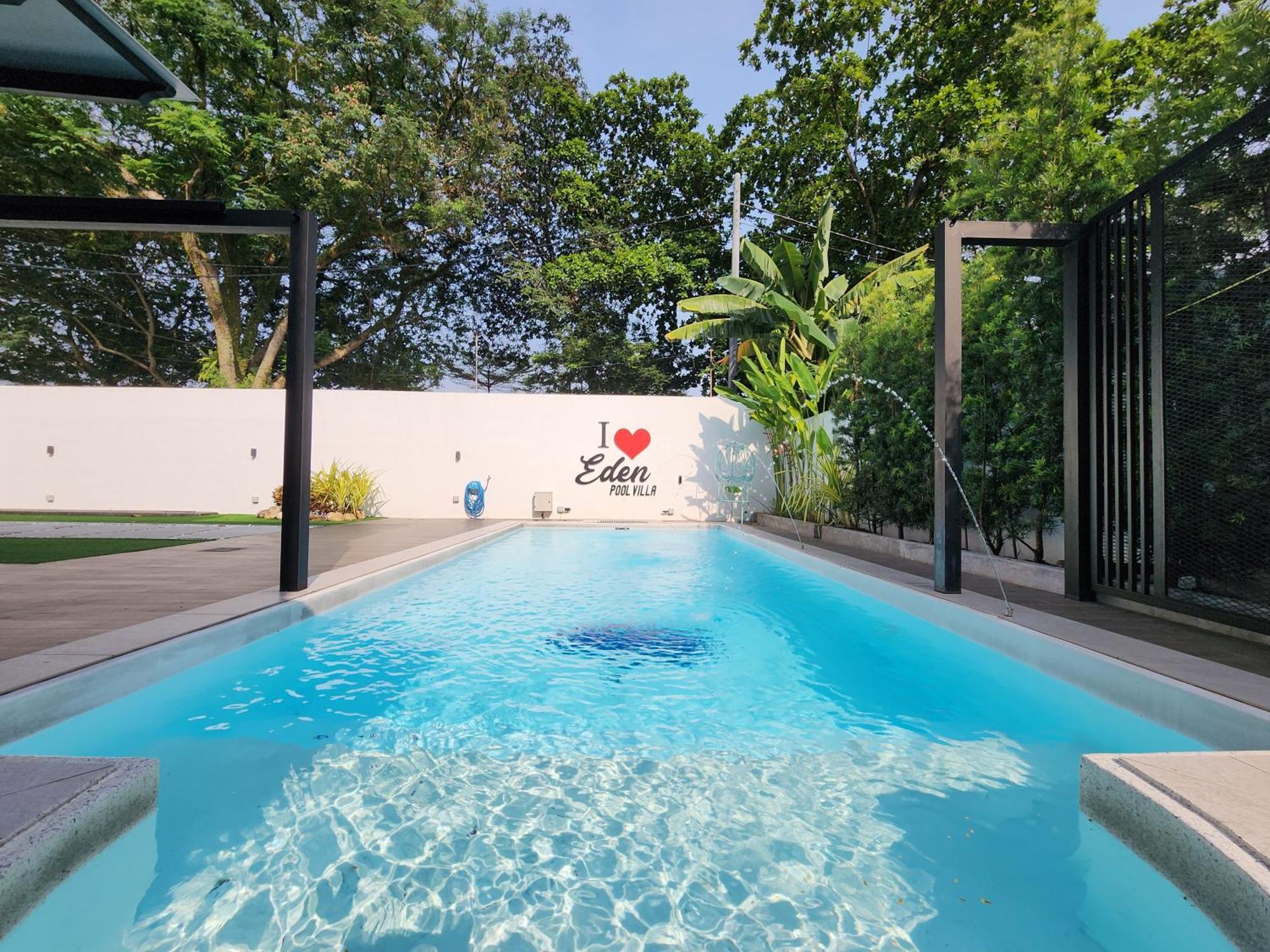 Eden Pool Homestay *